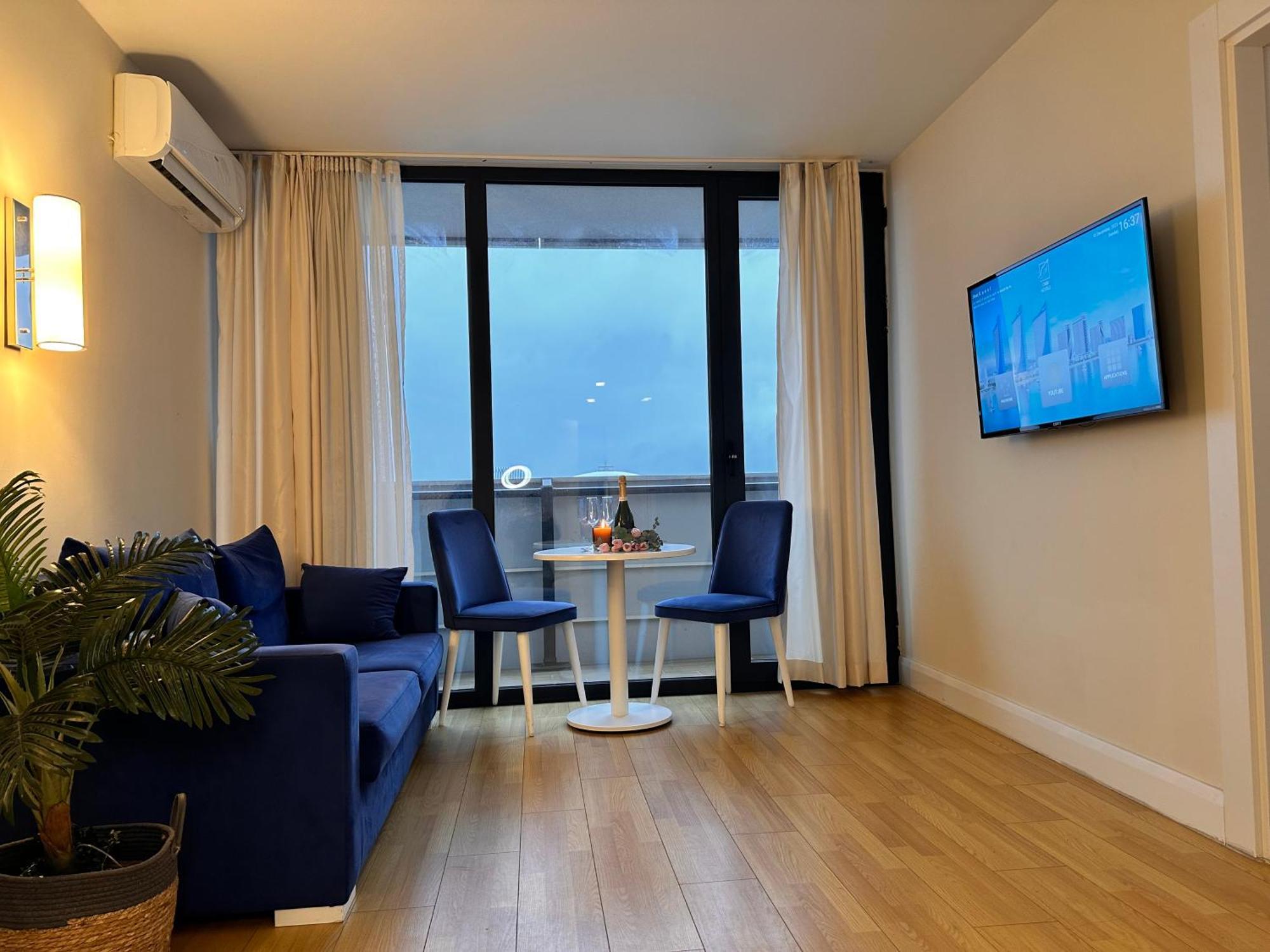 Batumi Orbi City Apart Hotel Екстериор снимка
