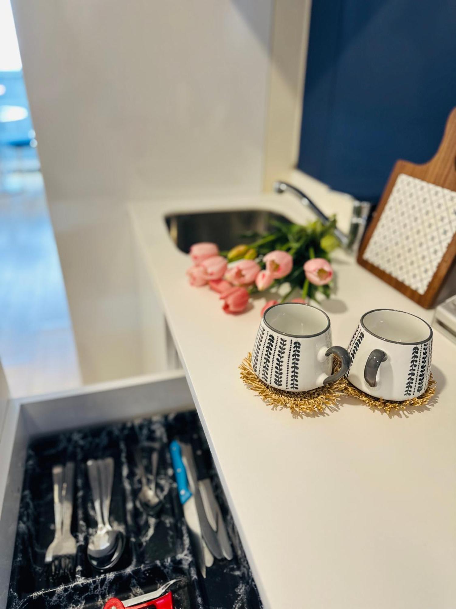 Batumi Orbi City Apart Hotel Екстериор снимка