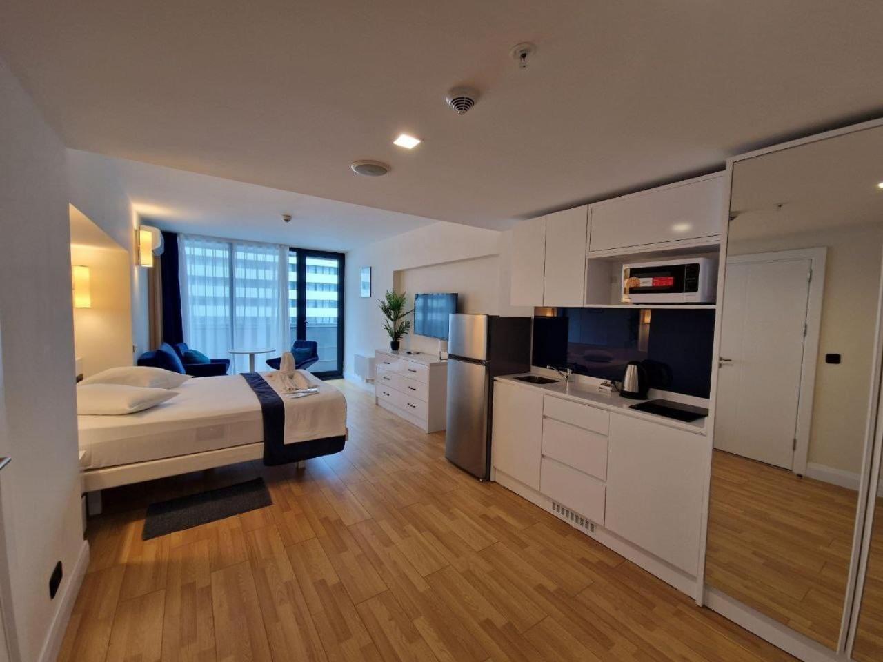 Batumi Orbi City Apart Hotel Екстериор снимка