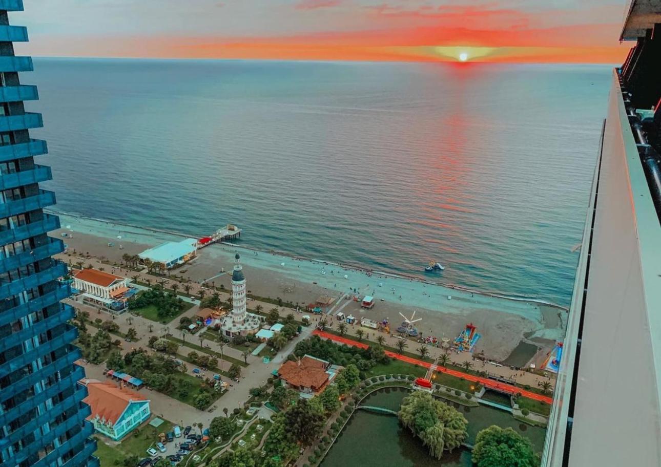 Batumi Orbi City Apart Hotel Екстериор снимка