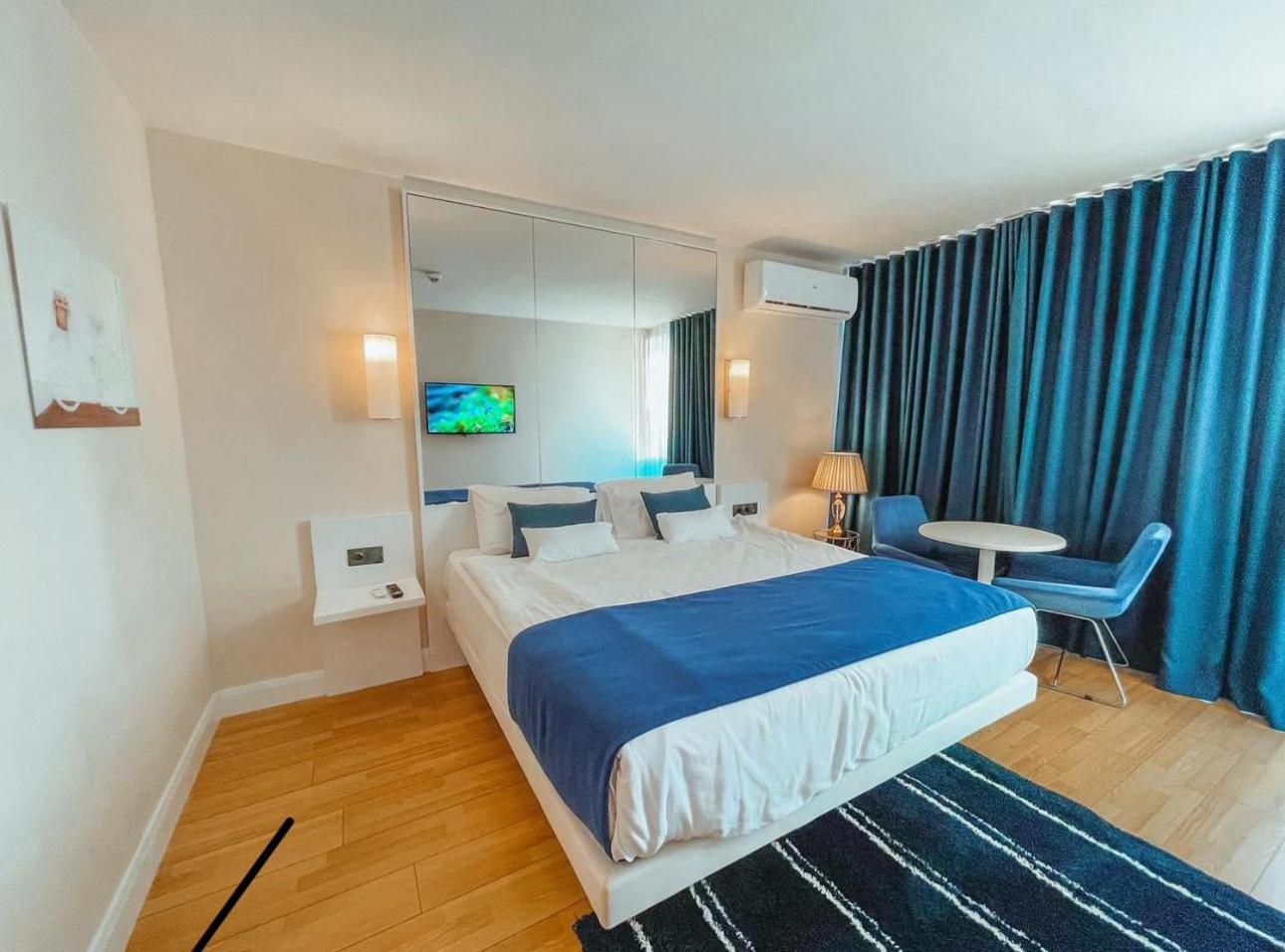 Batumi Orbi City Apart Hotel Екстериор снимка